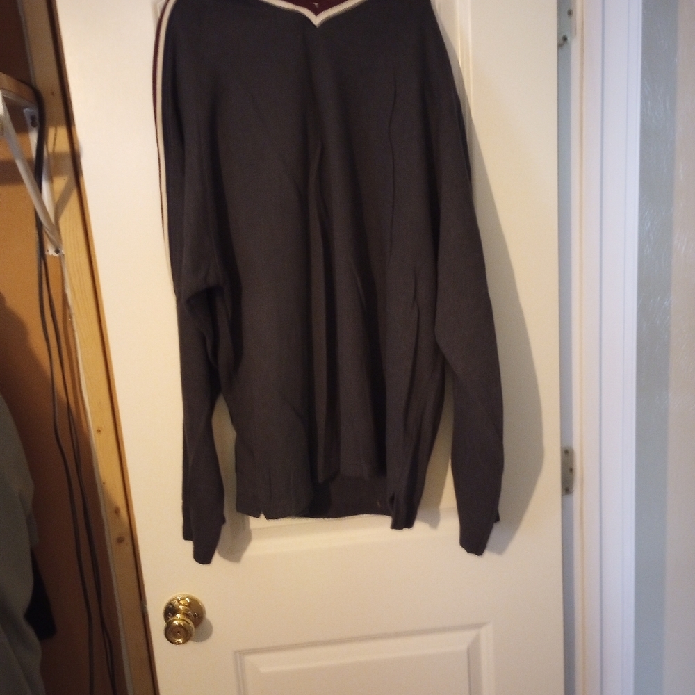Men's Old Navy V-Neck Long sleeve Shirt
